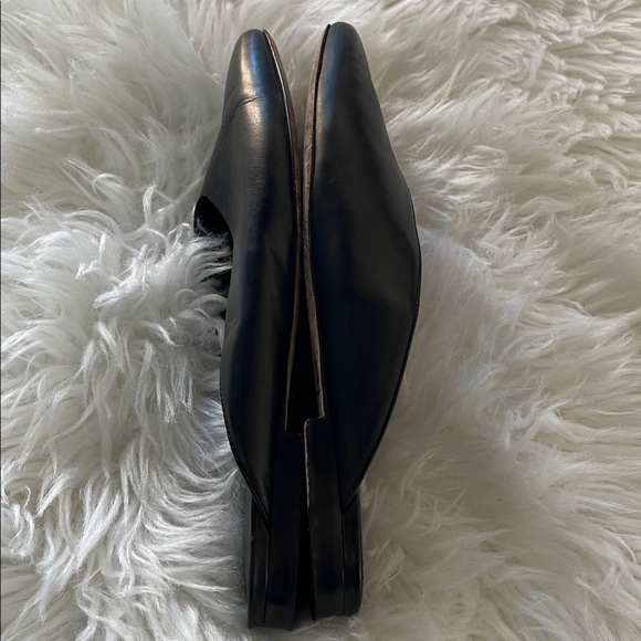 Vince Shoes V-Cut Black Leather Slip-On Mules Size: 6 - Picture 11 of 12